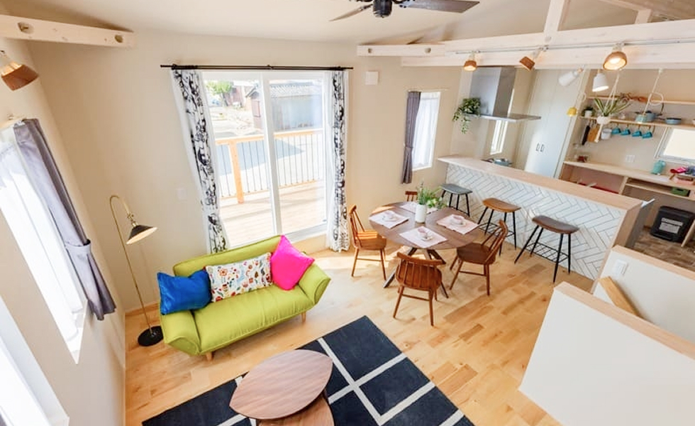 笑顔溢れるLDKの写真